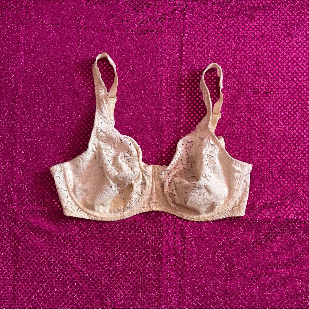 cream/peach playtex secrets lace underwire bra